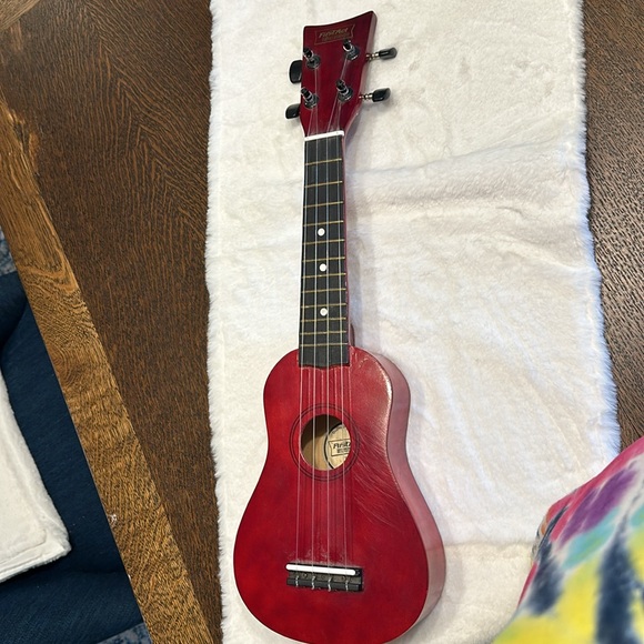 Soprano Ukelele by First Act - Picture 9 of 9